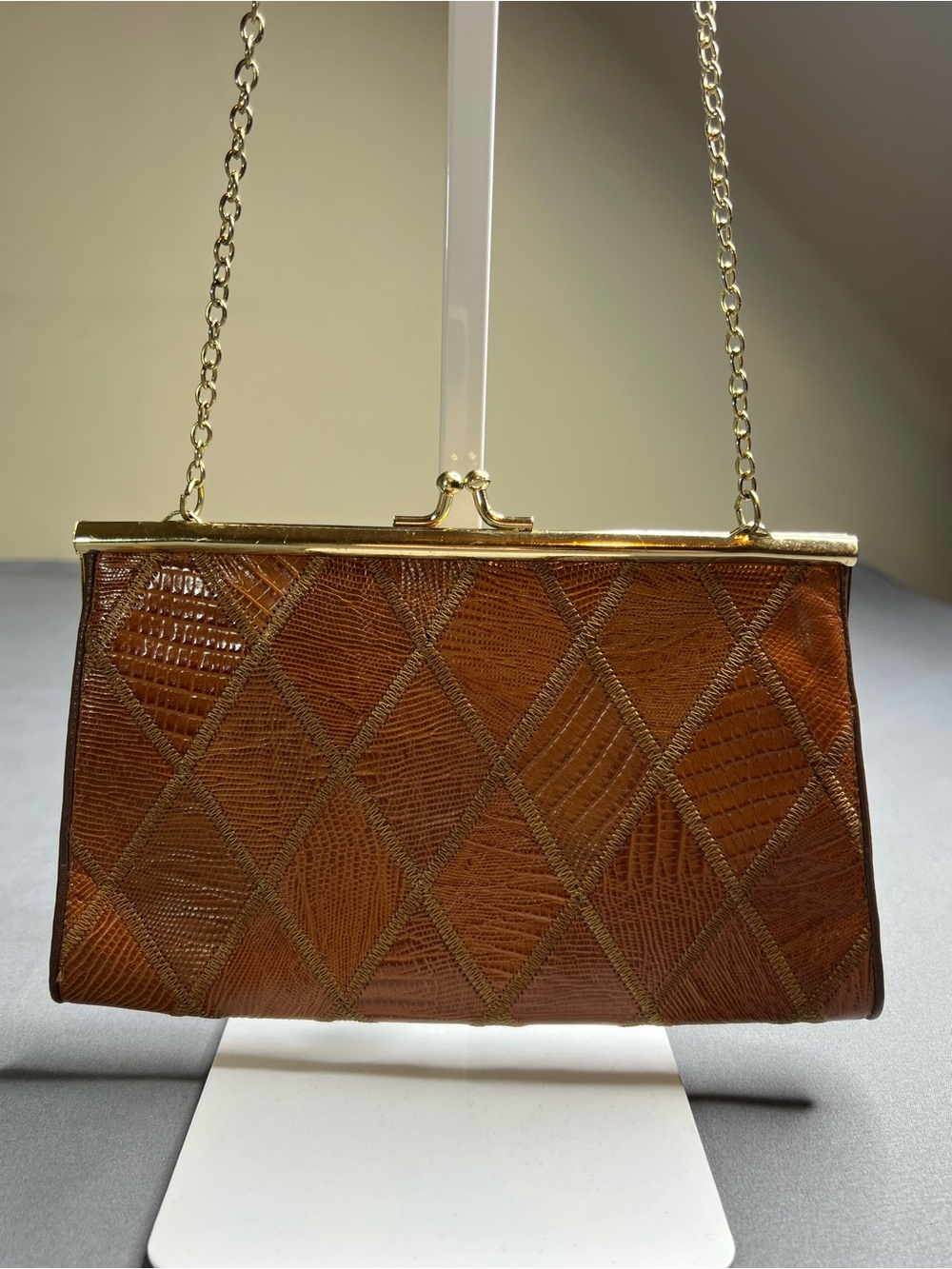 Vintage Embossed Leather Kiss Lock Clutch Purse Camel Brown Gold Chain Bag